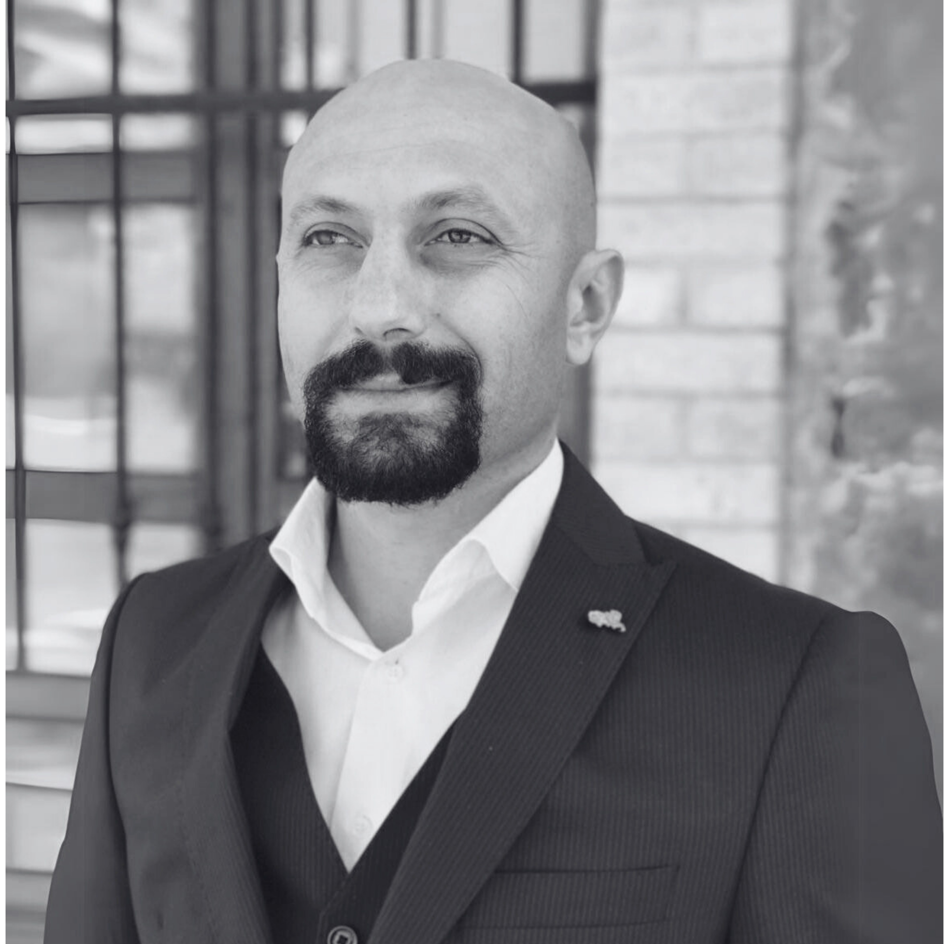 TARIK ARU